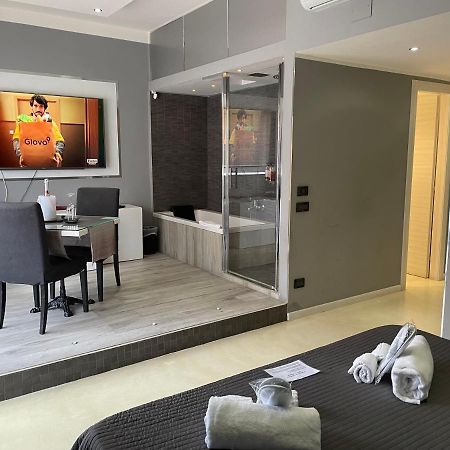 Gardenia Luxury Room Pescara Exteriör bild